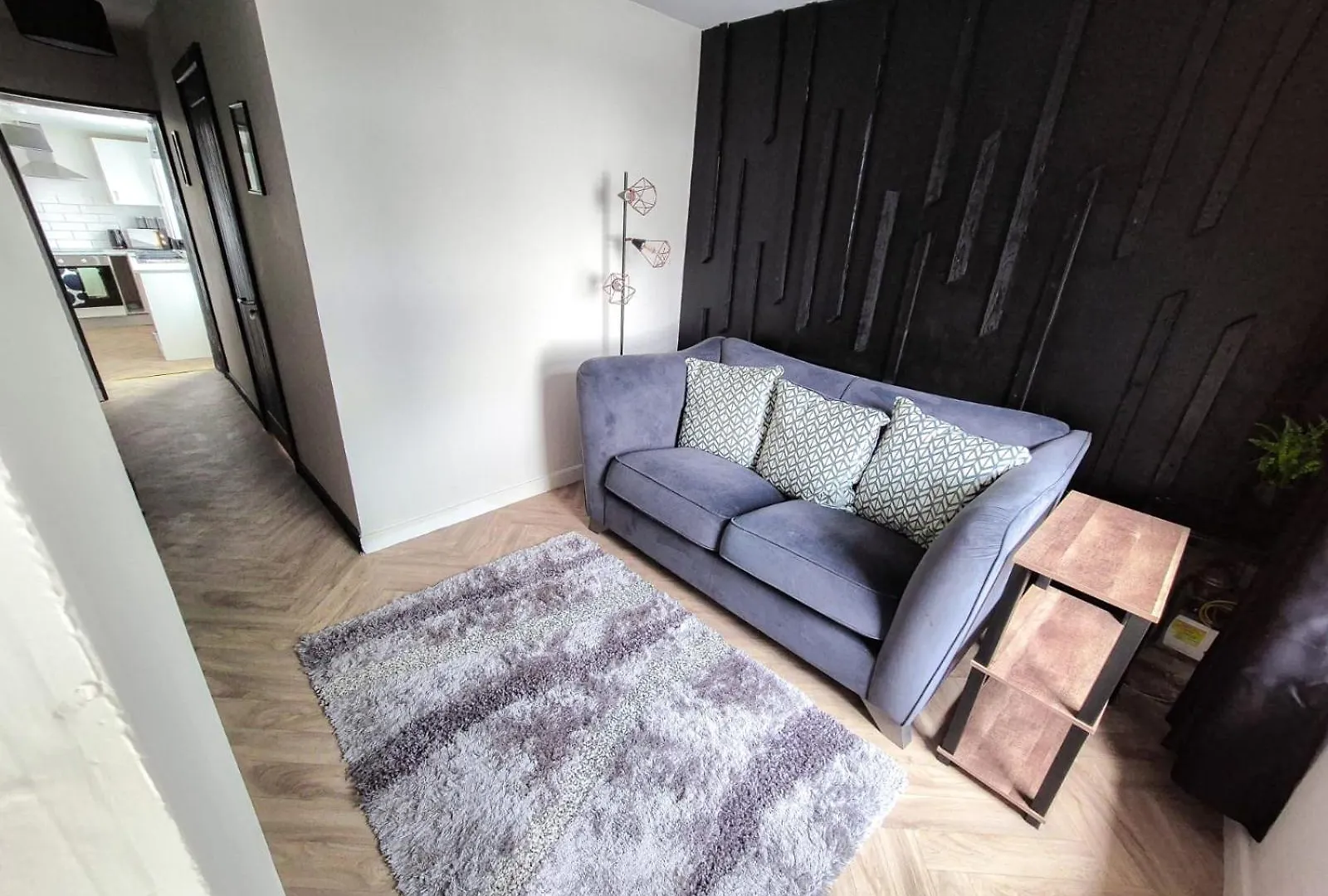 Explore Swansea! 4-Bed Delhi St Stay Swansea