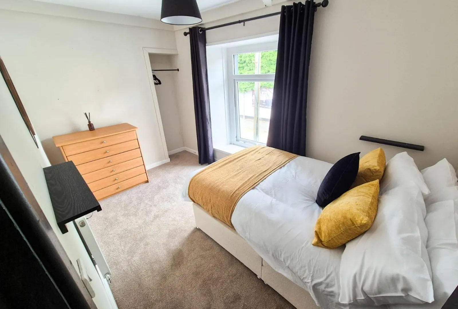 Explore Swansea! 4-Bed Delhi St Stay