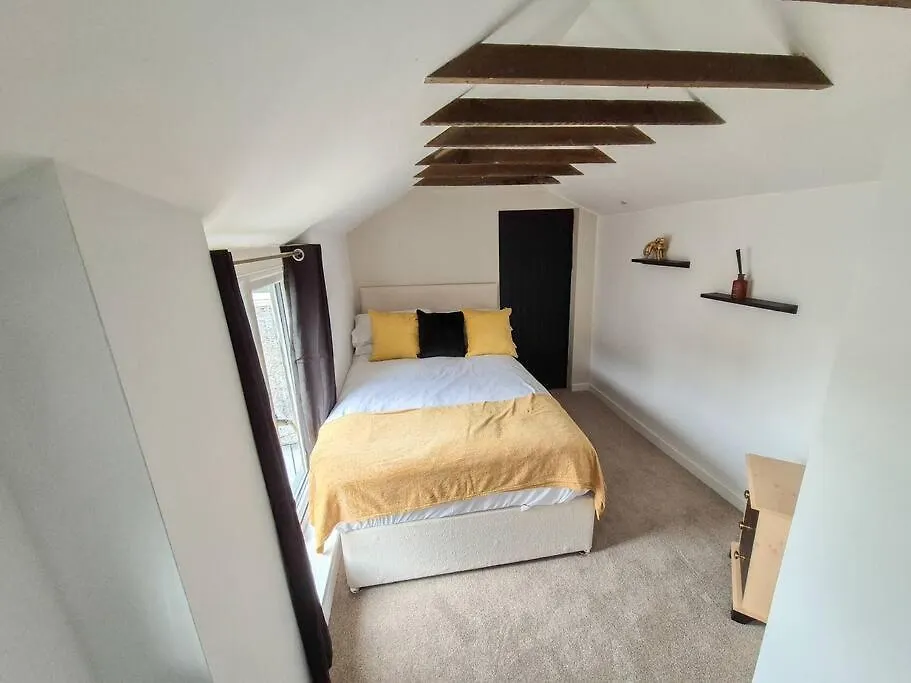 Holiday home Explore Swansea! 4-Bed Delhi St Stay United Kingdom